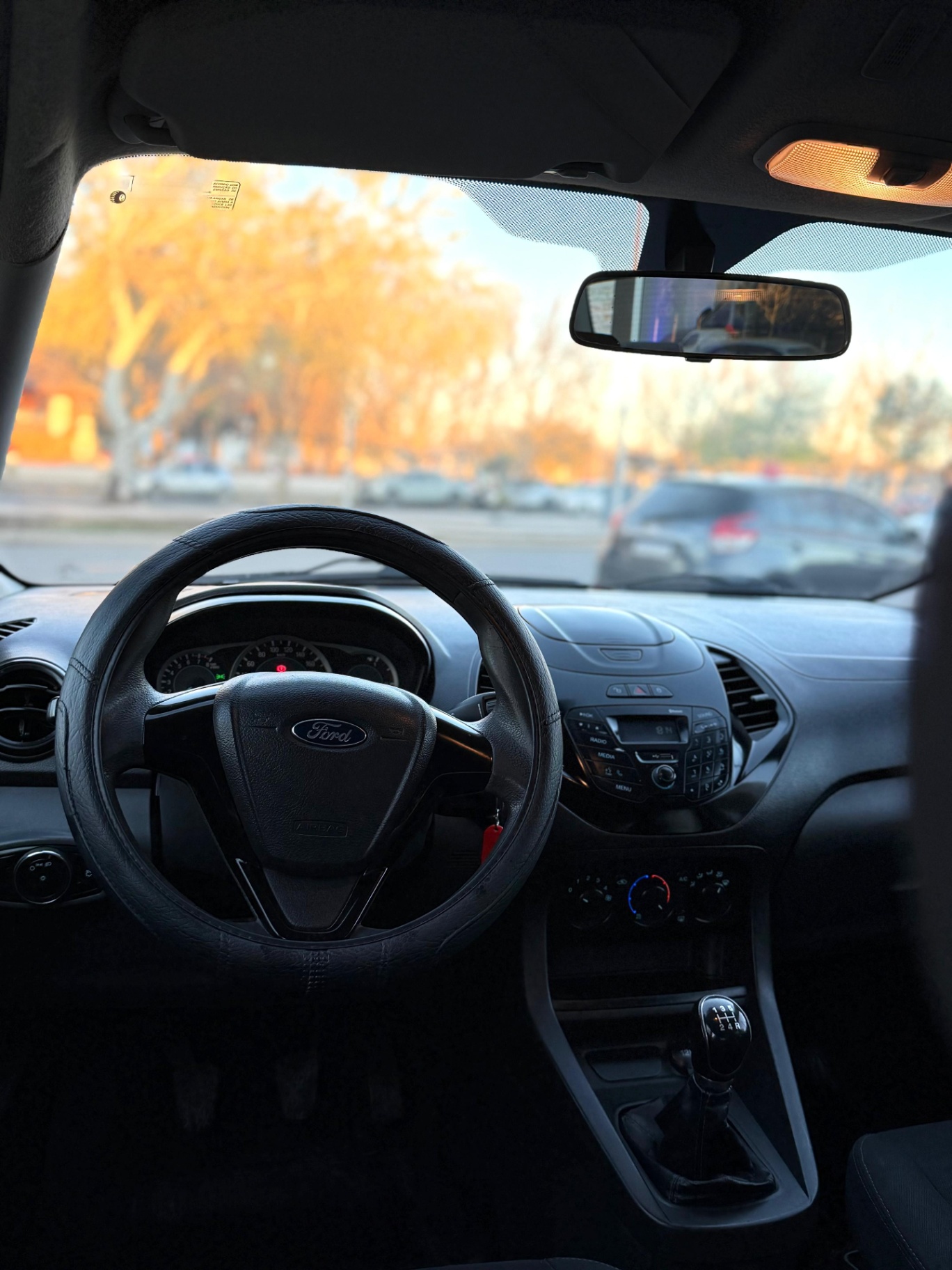 FORD KA S