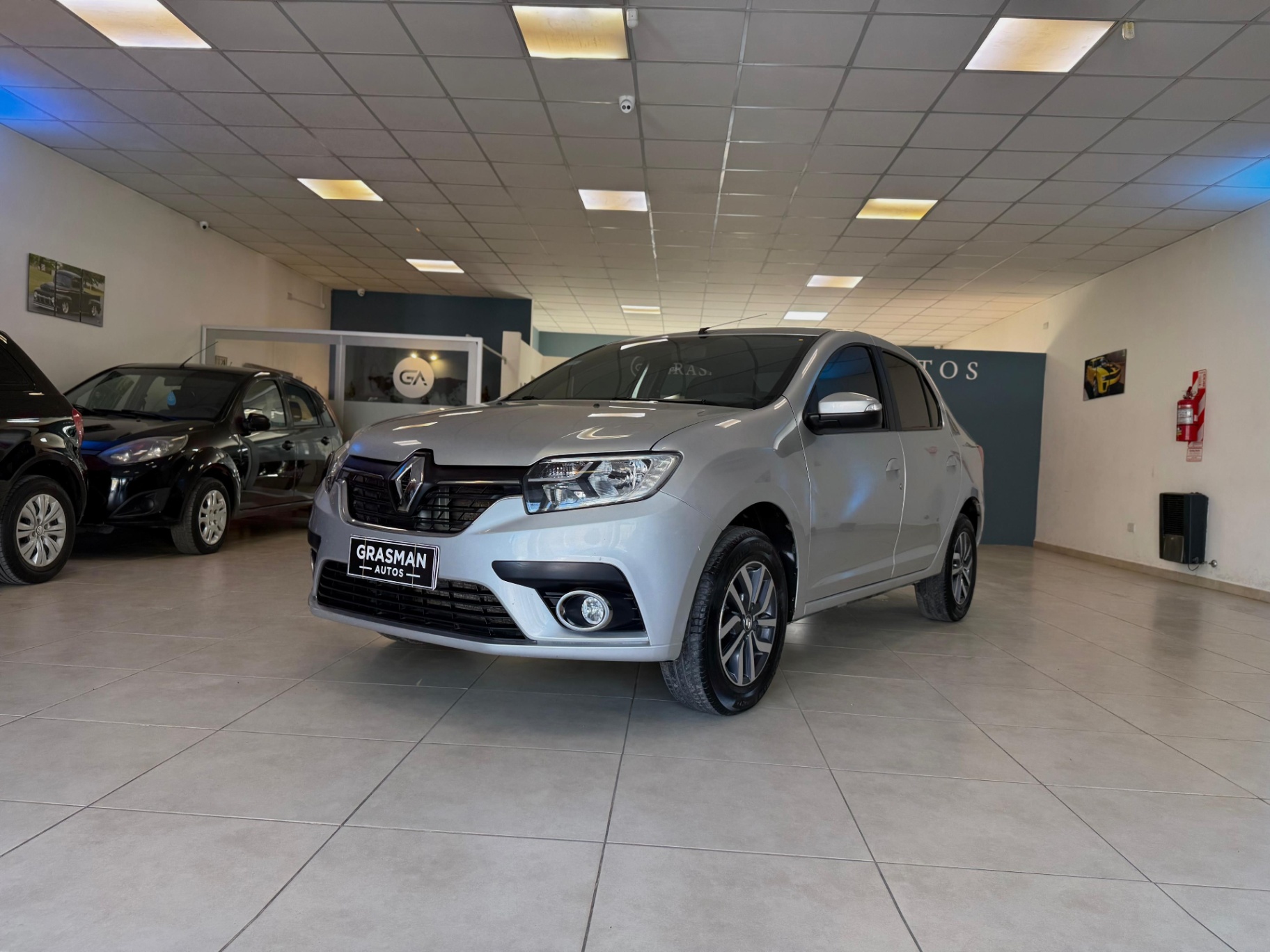 RENAULT LOGAN INTENS